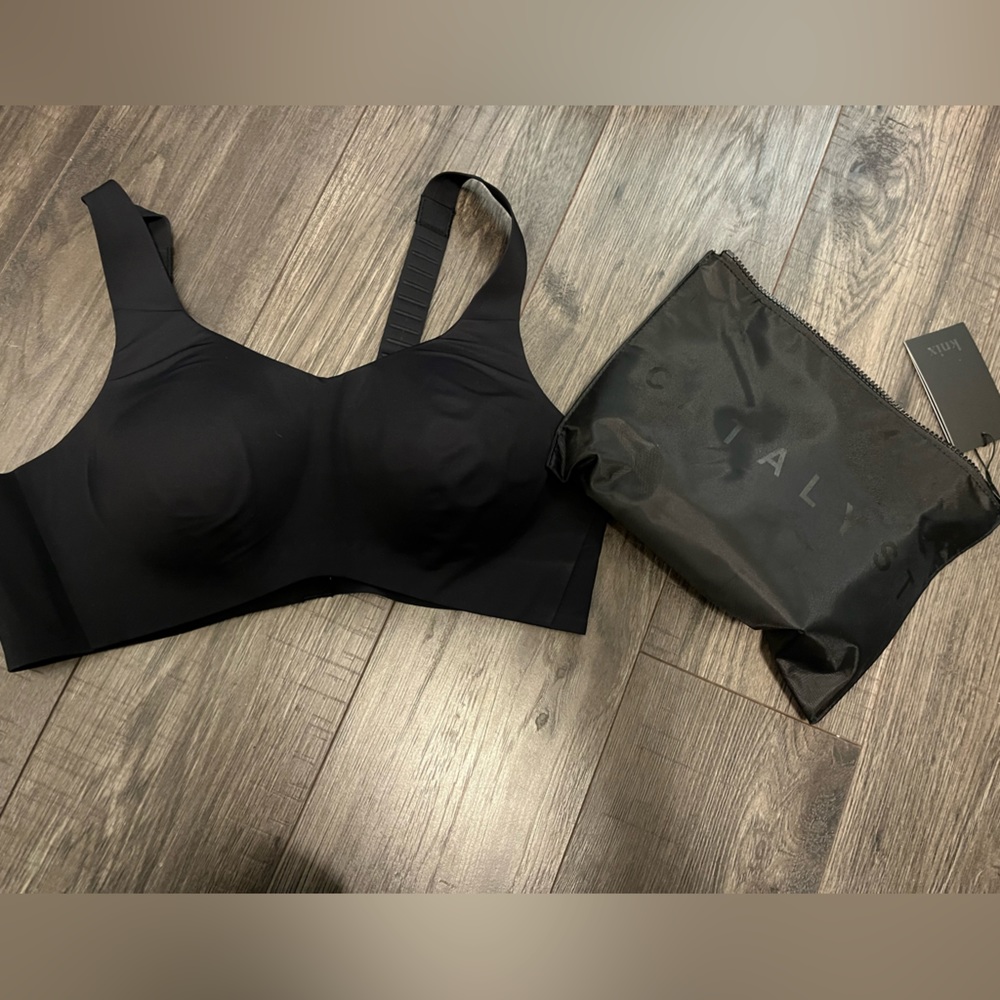 Knix catalyst sports bra